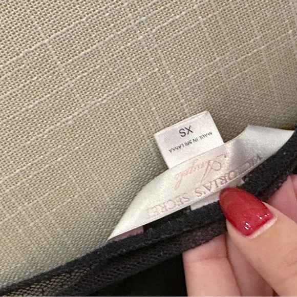 Vintage Victoria's Secret Black slip dress - Picture 4 of 5